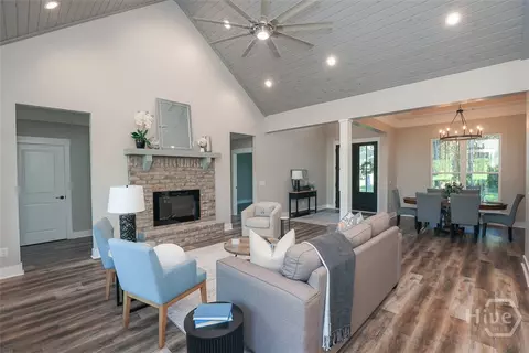 Living - 1049 Mccall Rd, Springfield, GA 31329 photo 3 of 4