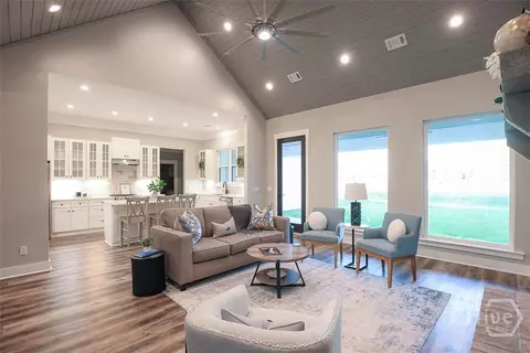 Living - 1049 Mccall Rd, Springfield, GA 31329 photo 4 of 4