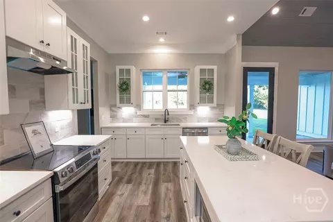 Kitchen - 1049 Mccall Rd, Springfield, GA 31329 photo 2 of 4