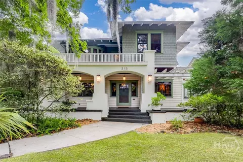 215 E 45th St, Savannah, GA 31405