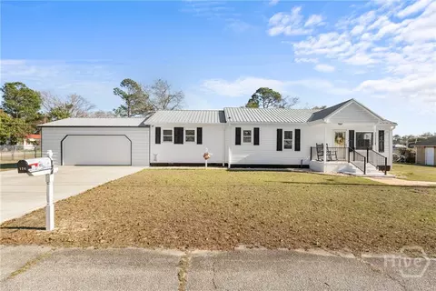124 Pierce Ave, Swainsboro, GA 30401