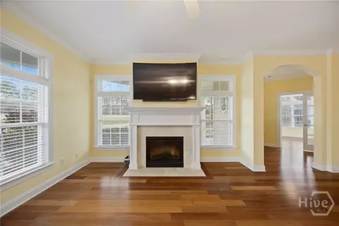 Living - 168 Kingfisher Cir, Pooler, GA 31322 photo 3 of 6