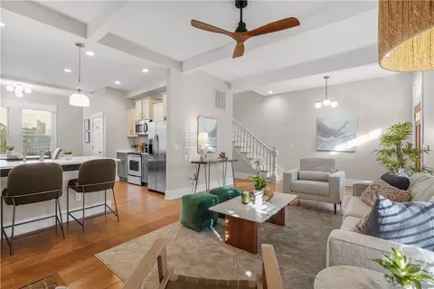 216 W Henry St, Savannah, GA 31401