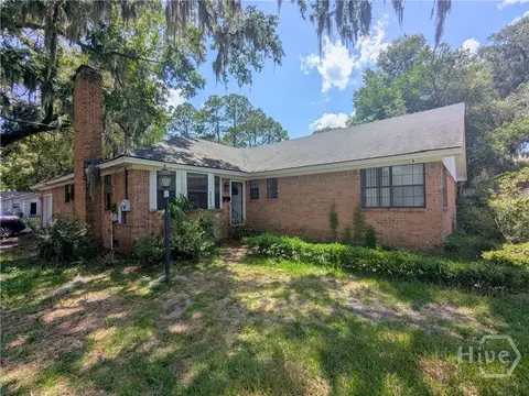 2141 Alaska St, Savannah, GA 31404