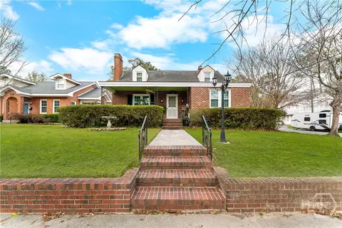 640 E 55th St, Savannah, GA 31405
