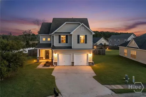 150 Blue Oak Dr, Richmond Hill, GA 31324