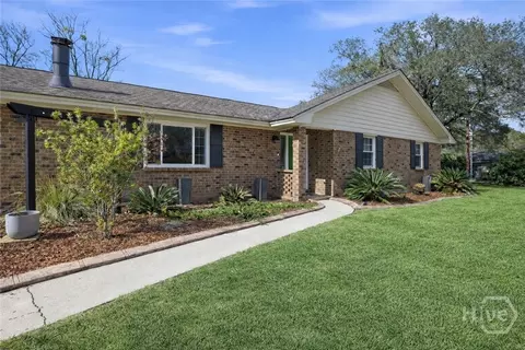 73 Bea Rd, Richmond Hill, GA 31324