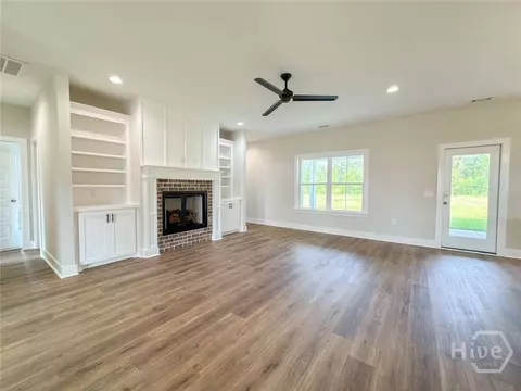 Living - 648 Stone Ct, Midway, GA 31313 photo 1 of 3