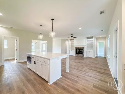 Living - 648 Stone Ct, Midway, GA 31313 photo 2 of 3