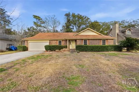 920 Moss Dr, Savannah, GA 31410