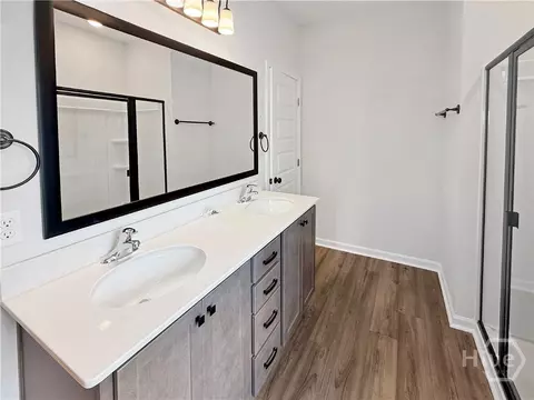 Bath - 467 Buckhead Loop SE, Allenhurst, GA 31301 photo 2 of 3