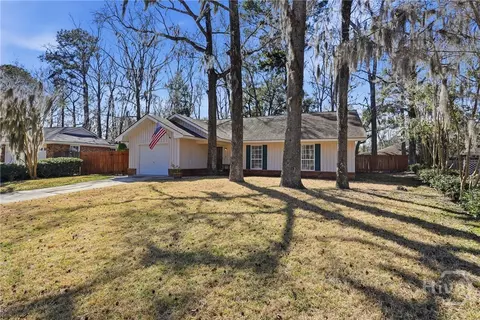 15 Barrington Cir, Savannah, GA 31419