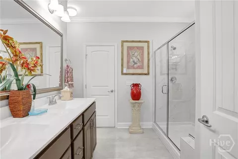 Bath - 256 Lakepointe Dr, Savannah, GA 31407 photo 2 of 3