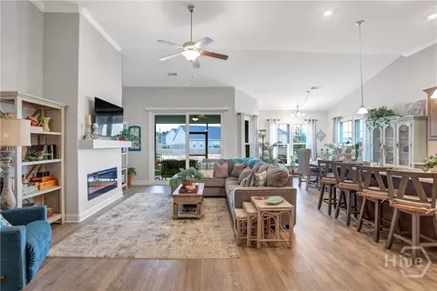 Living - 256 Lakepointe Dr, Savannah, GA 31407 photo 1 of 2