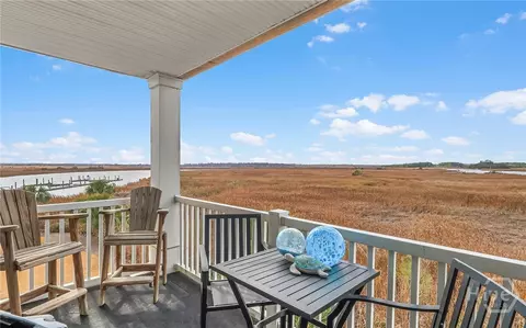 91 Screven St #D210, Darien, GA 31305