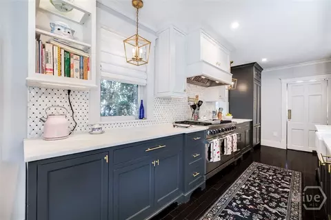 Kitchen - 37 E 50th St, Savannah, GA 31405 photo 2 of 4