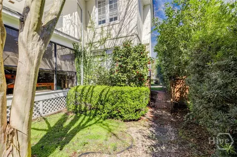 Exterior - 37 E 50th St, Savannah, GA 31405 photo 7 of 10