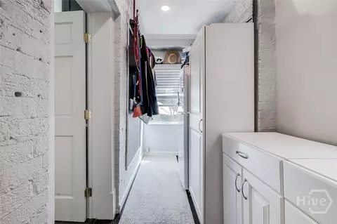 Entry Way - 37 E 50th St, Savannah, GA 31405 photo 3 of 3