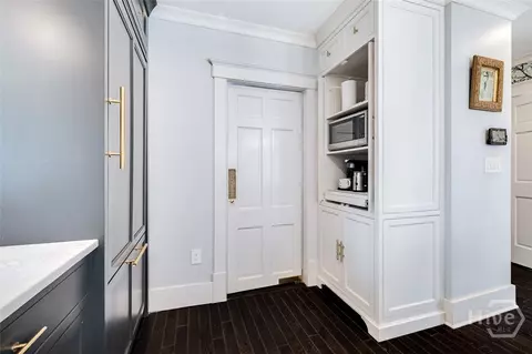 Kitchen - 37 E 50th St, Savannah, GA 31405 photo 3 of 4