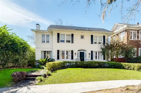 Exterior - 37 E 50th St, Savannah, GA 31405 photo 2 of 10