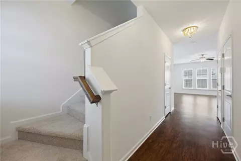 Entry Way - 203 Lakepointe Dr, Savannah, GA 31407 photo 2 of 5