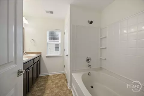 Entry Way - 203 Lakepointe Dr, Savannah, GA 31407 photo 3 of 5