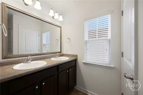 Entry Way - 203 Lakepointe Dr, Savannah, GA 31407 photo 4 of 5