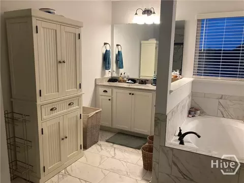 Bath - 105 Liam Ct, Guyton, GA 31312 photo 3 of 5