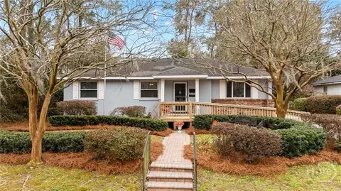135 E Derenne Ave, Savannah, GA 31405