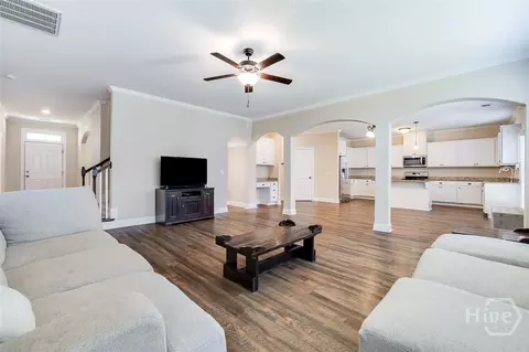 Living - 2 Oak Aly, Guyton, GA 31312 photo 2 of 4