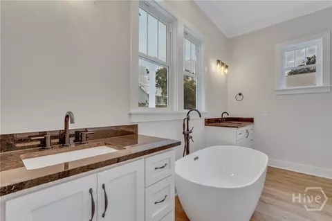 Bath - 49 Salt Marsh Dr, Midway, GA 31320 photo 3 of 10