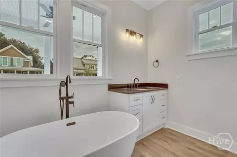 Bath - 49 Salt Marsh Dr, Midway, GA 31320 photo 2 of 10
