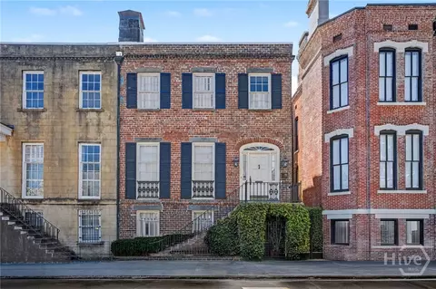 221 E Charlton St, Savannah, GA 31401
