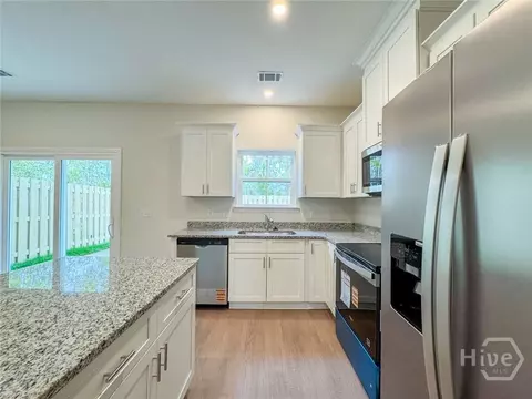 111 Heirloom Rd, Hinesville, GA 31313