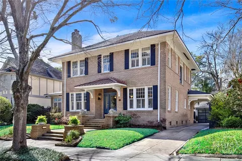 111 E 44th St, Savannah, GA 31405