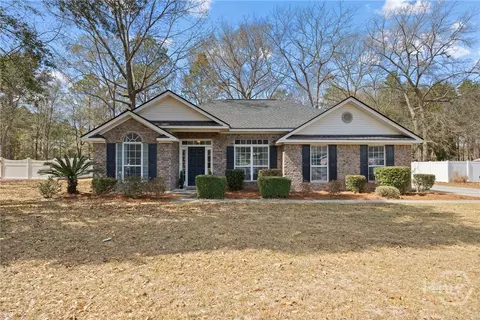 220 Joshua Cir, Ellabell, GA 31308