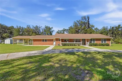 92 Screven St, Midway, GA 31320