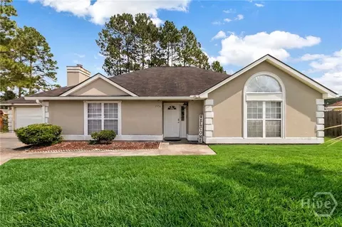 1956 Heathrow Dr, Hinesville, GA 31313
