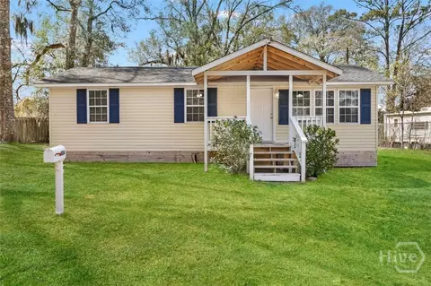 Exterior - 404 S Maple St, Springfield, GA 31329 photo 2 of 2