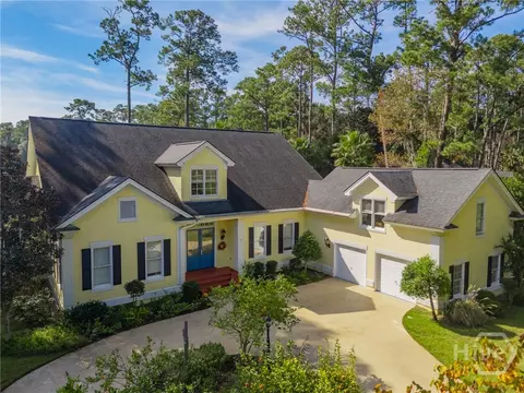 2 Cannon Ln, Savannah, GA 31411