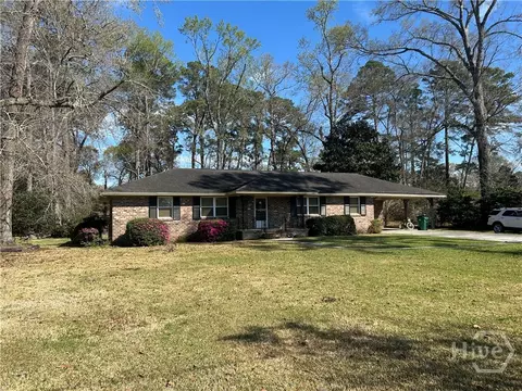 40 Azalea Ave, Garden City, GA 31408