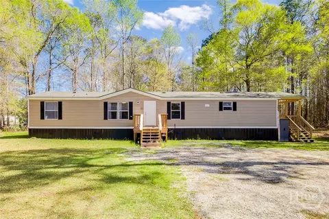 230 Pine Needle Dr, Ellabell, GA 31308