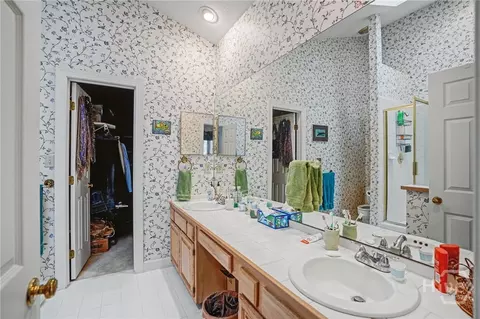 Bath - 2 Mceachern Ct, Savannah, GA 31411 photo 1 of 4