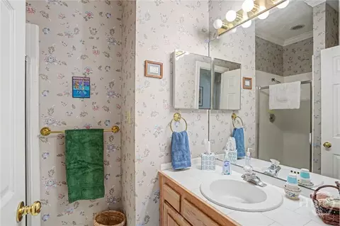 Bath - 2 Mceachern Ct, Savannah, GA 31411 photo 3 of 4