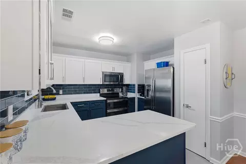 Kitchen - 113 Mapmaker Ln, Savannah, GA 31410 photo 2 of 4