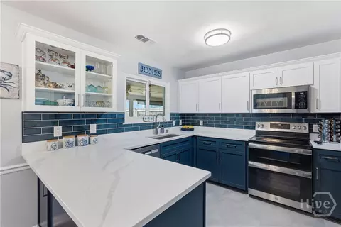 Kitchen - 113 Mapmaker Ln, Savannah, GA 31410 photo 3 of 4