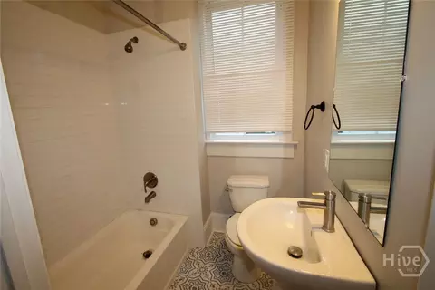 Bath - 511 E 34th St, Savannah, GA 31401 photo 1 of 1
