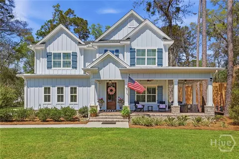 586 Enclave Dr, Richmond Hill, GA 31324