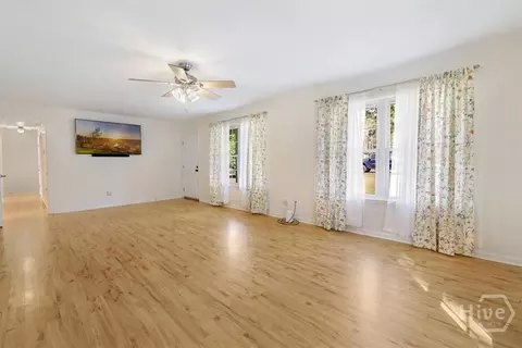Living - 111 E Long St, Rincon, GA 31326 photo 3 of 6