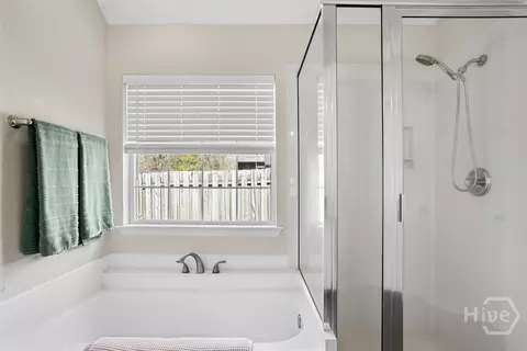 Bath - 135 Raindance Rd, Pooler, GA 31322 photo 2 of 6